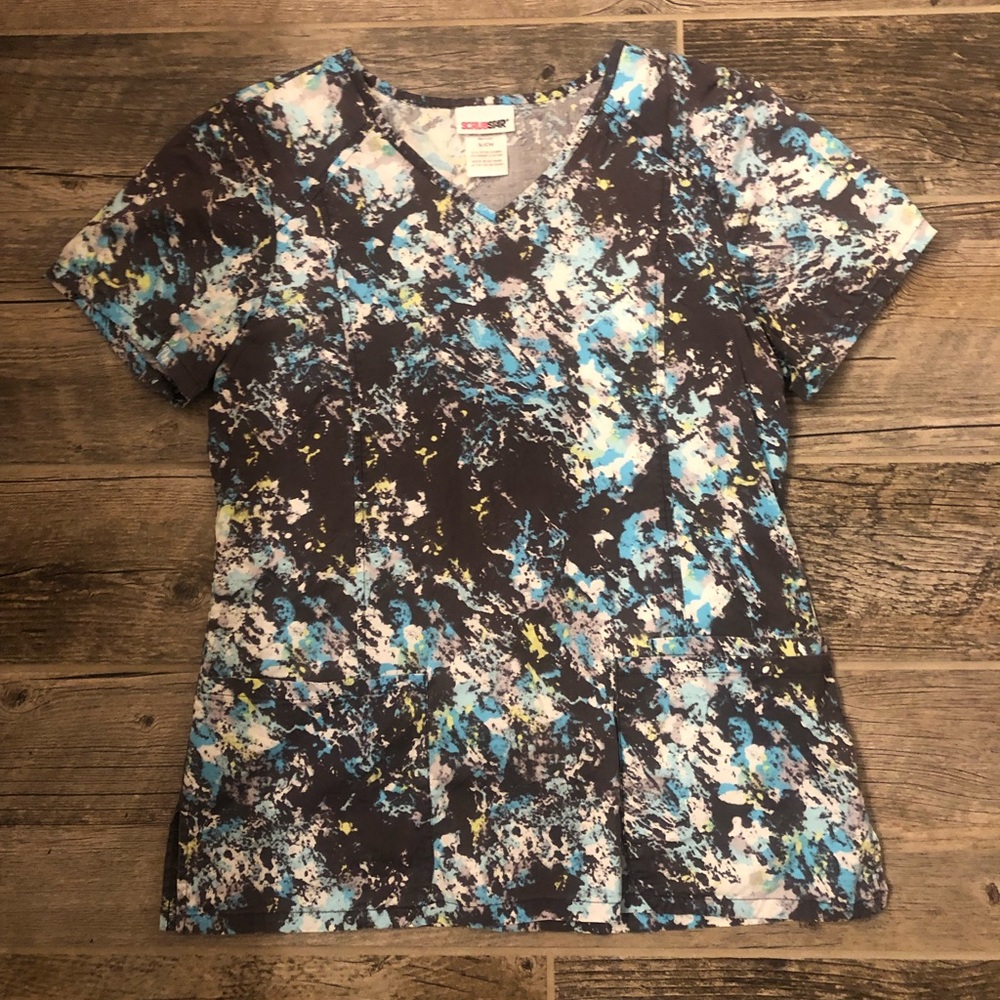 Scrub Star Spatter Paint Scrub Top Small 😷